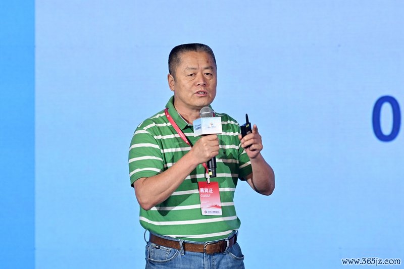 国度数据各人盘考委员会委员、北京交通大学西宾张向宏。东说念主民网记者 翁奇羽摄